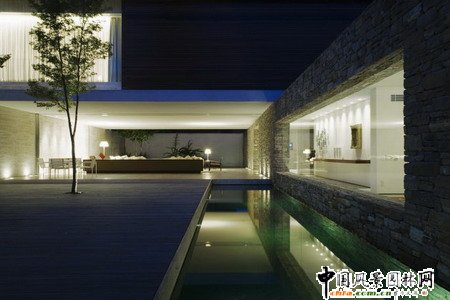 RW߸O(sh)ӋCasa Mirindabae