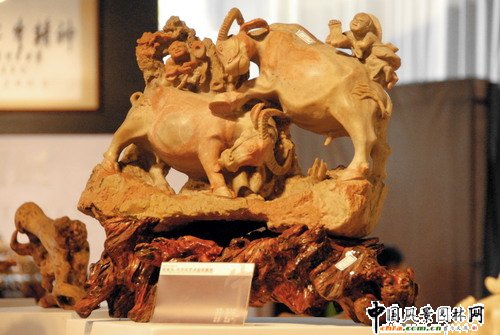 厲有為?牛文化藝術品收藏展(組圖)