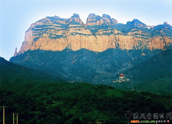 �ӱ��䰲�����䮔(d��ng)ɽ���^(q��)