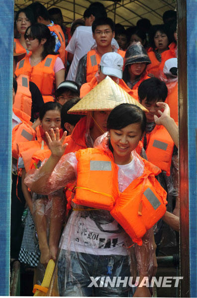 10��4�գ������οͷ��������ϭ����fȪ�Ӆ���Ư����