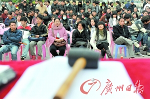 4900Ԫ���U�ǻ�����(bi��o)���Q��