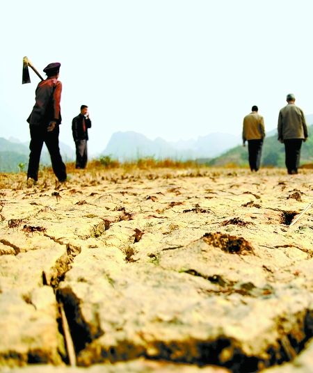 3��16�գ��V���|�m�h�����(zh��n)������Ⱥ������ƽ�����صȺ��꓌�N��