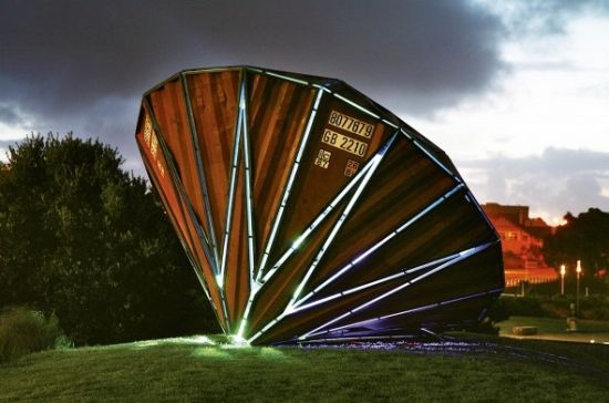 中國尹秀珍《黑洞》(2010)