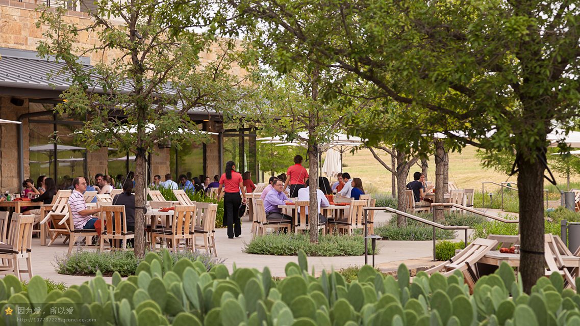 美國(guó)德勤大學(xué)校園景觀