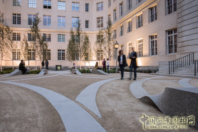 美國舊金山聯(lián)合廣場“絲帶”庭院