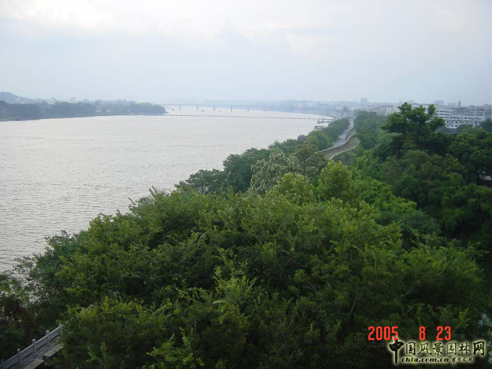 張敏：中國傳統城市的山水環境及其詩歌意境