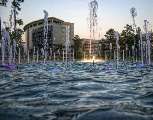 sasaki:美國(guó)德州濱水廣場(chǎng)