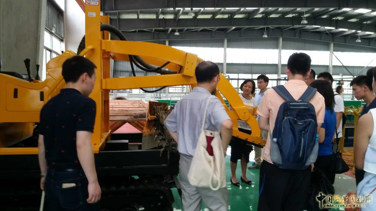 系列報道3：南林風(fēng)景園林學(xué)院走進企業(yè)和學(xué)校