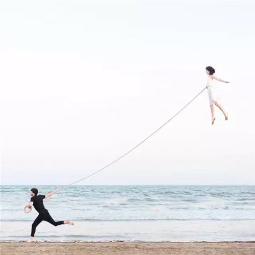 西班牙小情侶把全球景點玩出小情調