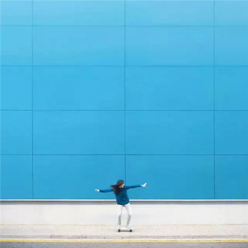 西班牙小情侶把全球景點(diǎn)玩出小情調(diào)