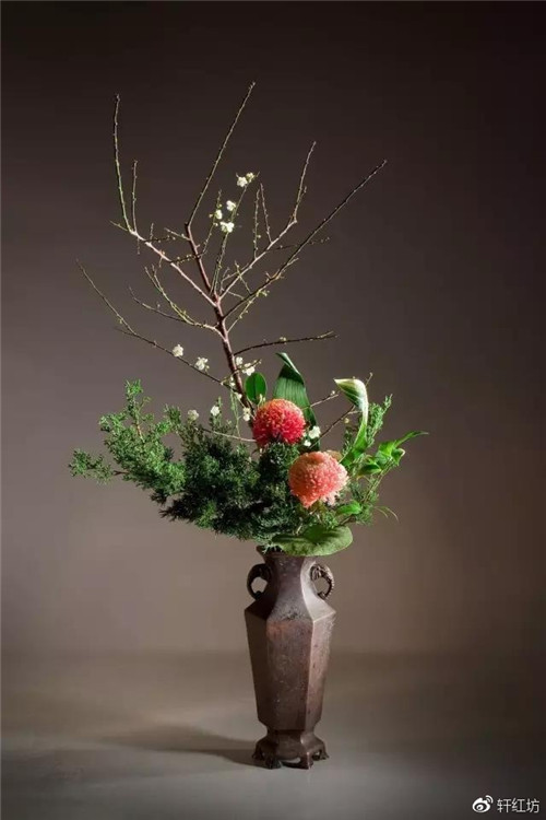 茶道，缺少插花不成雅致