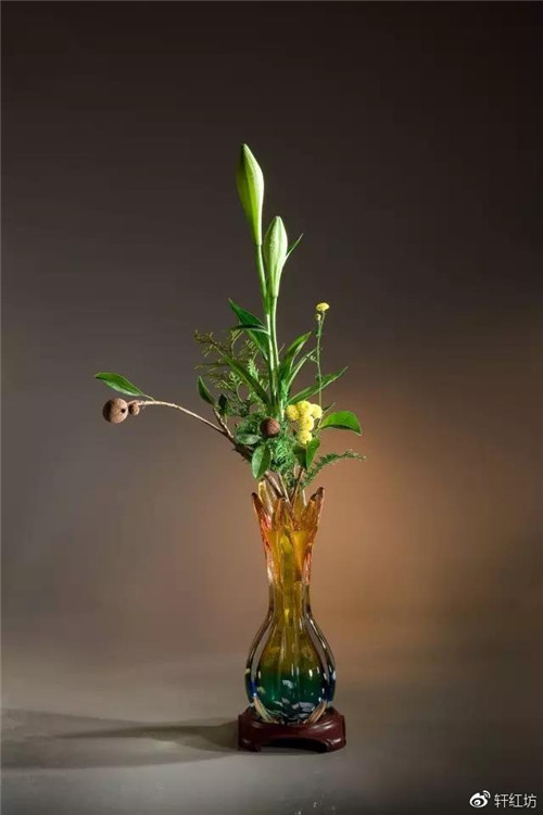 茶道，缺少插花不成雅致