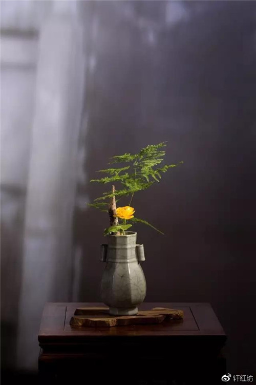 茶道，缺少插花不成雅致