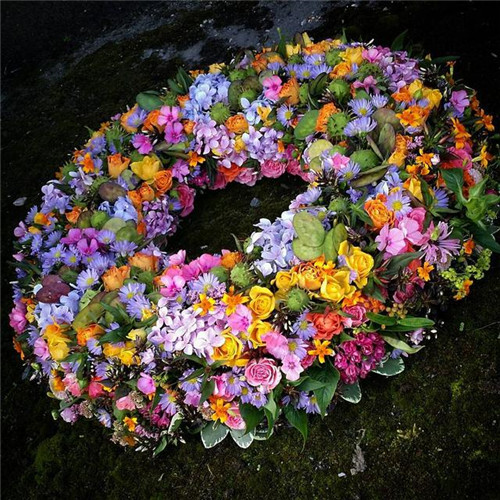 花藝的魅力:花環(huán)設(shè)計(jì)