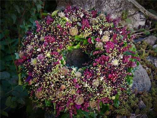 花藝的魅力:花環(huán)設(shè)計(jì)