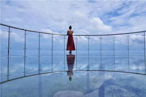 玻璃棧道會吸引你去某個景區(qū)打卡嗎？