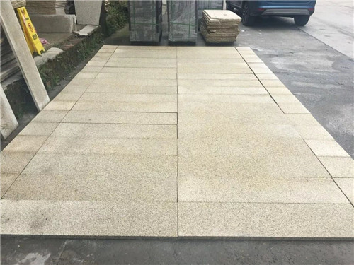 吉盛園林 把森林歸還龍湖?塵林間