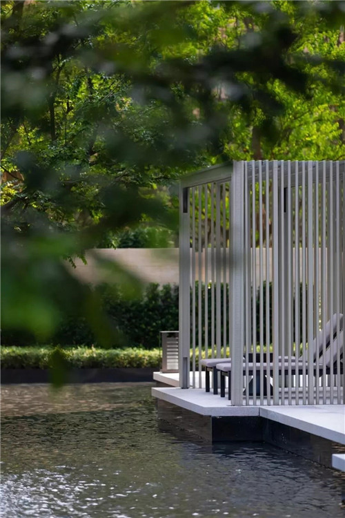 吉盛園林 把森林歸還龍湖?塵林間