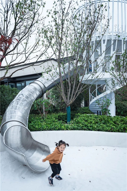 一只魚的自我意識 | 鎮(zhèn)江中南聆江閣