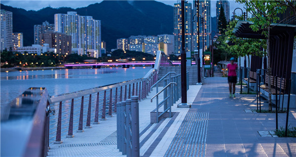 充滿活力的散步道活動場所——香港沙田濱河棧道