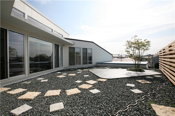 章俊華作品丨有節制的豐盛——千里園