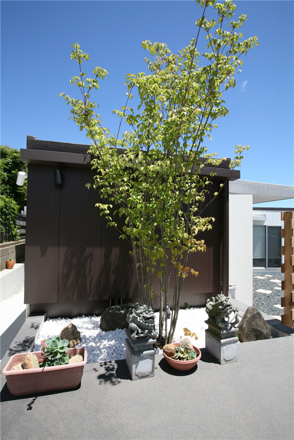 章俊華作品丨有節制的豐盛——千里園