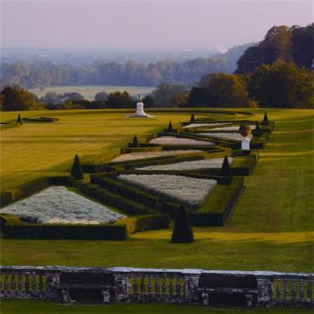 奇妙的園林植物造型之英國(guó)克萊夫登花園