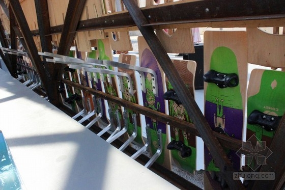 CODA設計的紐約由滑板廢棄材料制成的“派對墻”