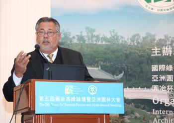 道格拉斯?庫曼：可持續(xù)性的城鎮(zhèn)生活